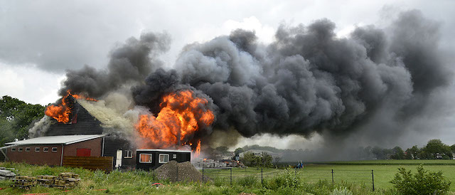 2019/124/20190608-14u43 GB 047 Grote brand Sloterweg.jpg